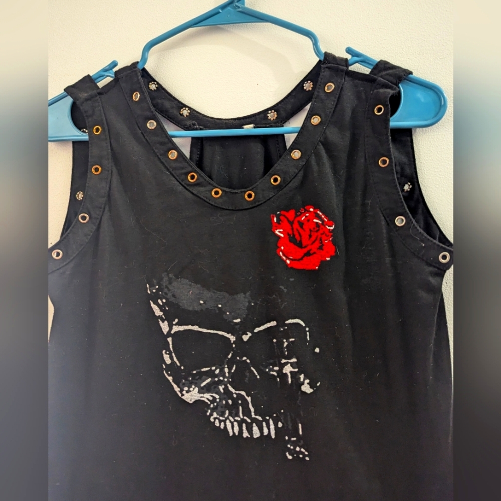 Black Tank Top with Skull and Red Roses